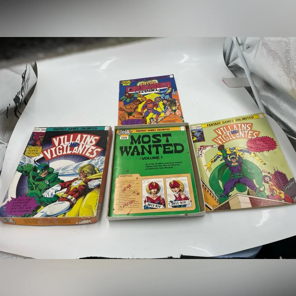 VILLAINS and VIGILANTES Superhero RPG Fantasy Games Unlimited